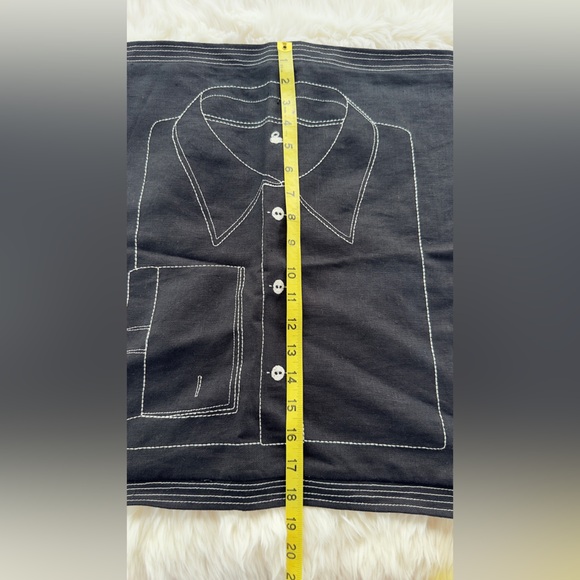 Yves Delorme decorative pillowcase with White Shirt Stitch Design - Picture 7 of 9